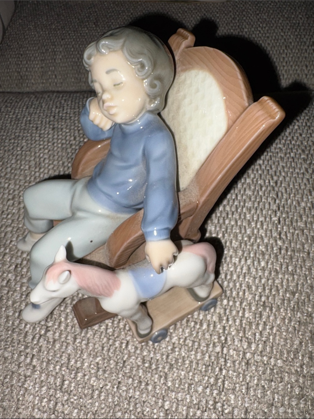 LLADRO - *RARE* NAPPING BOY IN ROCKING CHAIR - Picture 8 of 10